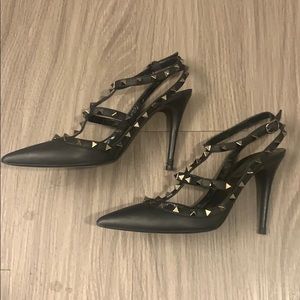 Good condition! Rock stud heels